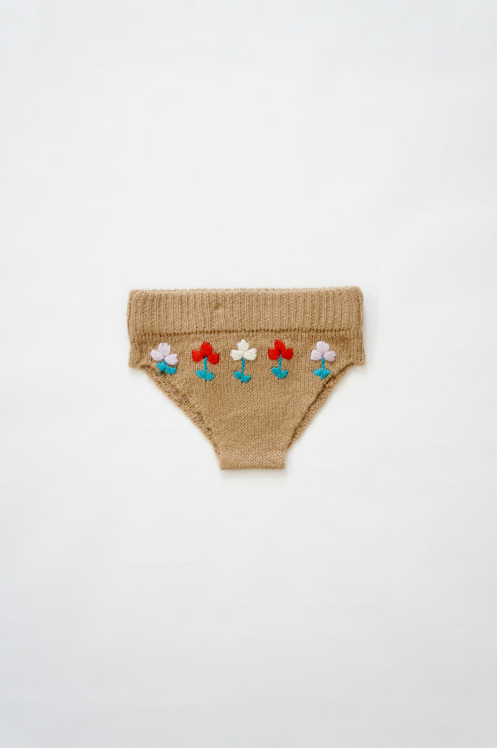 CAMEL PANTIE WITH EMBROIDERED FLOWERS（2Y-5Y）