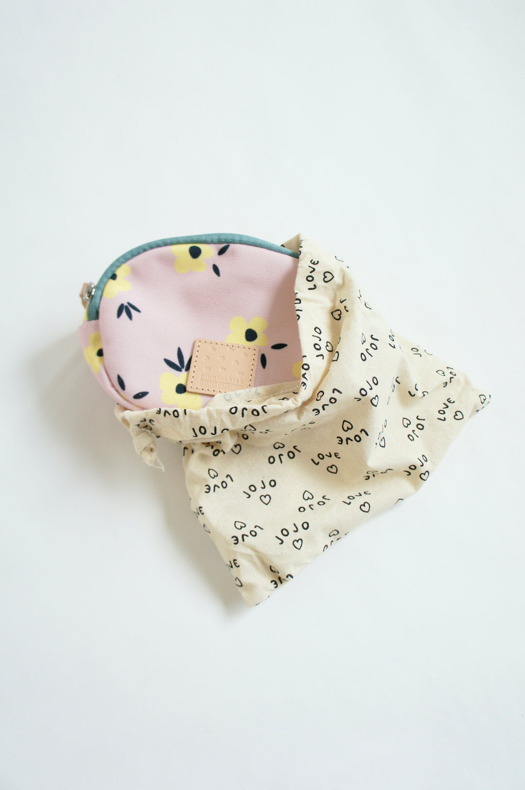 round banana bag / piupiu flowers